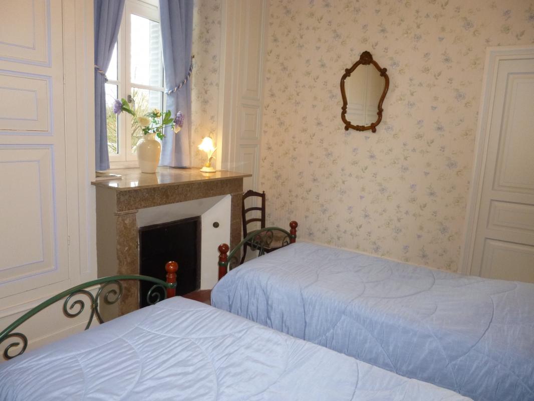 chambre bleue avec 2 lits 90x190 photo 9